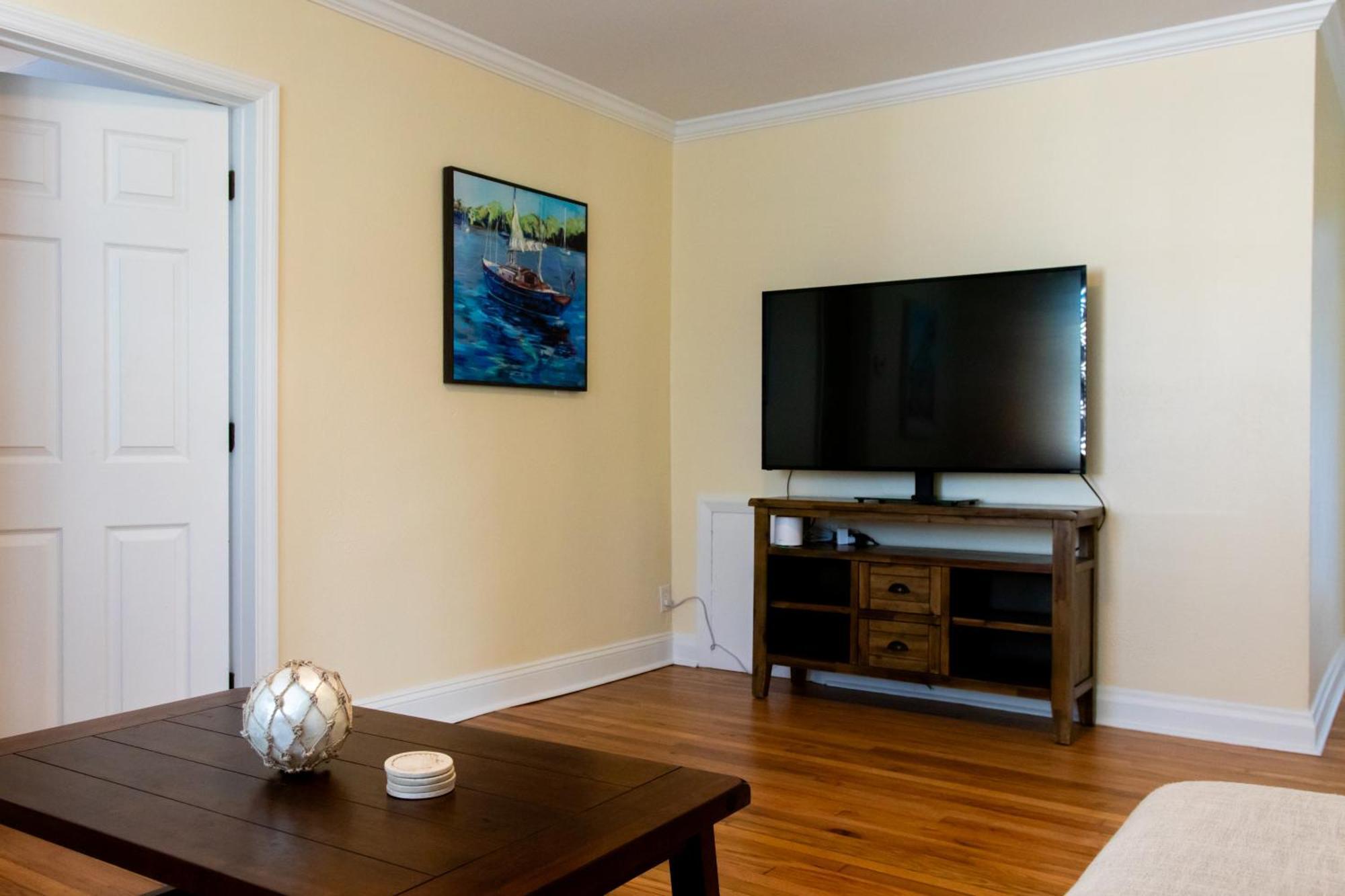 Walk To The Beach! Two Bedroom Unit In The Heart Of Jax Beach ジャクソンビル・ビーチ エクステリア 写真